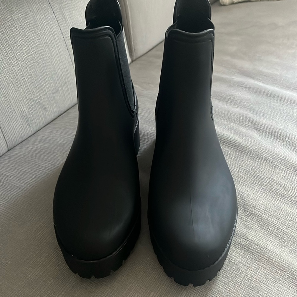 PRICE DROP ⬇️ SALE: Jeffrey Campbell Black Ankle Boots - Women’s 7